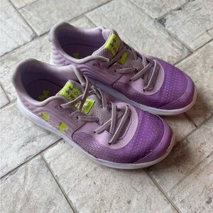 Girls UA running shoes 1